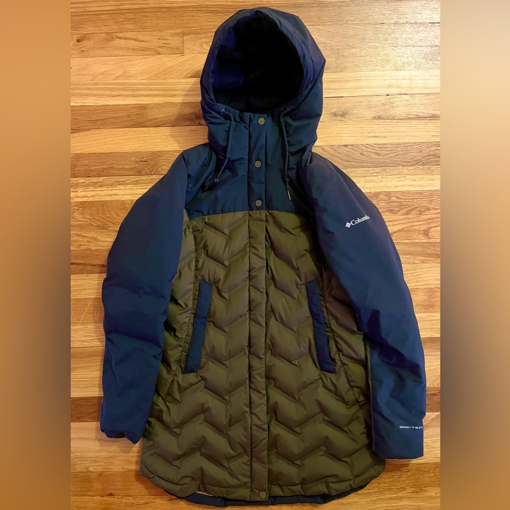 Columbia Sportswear Women's Omni-Tech Hooded Parka - Size Medium